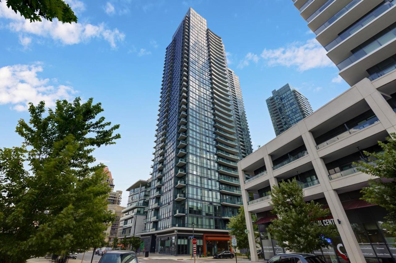 Ultra Luxurious 2.5 Bedroom 2 Full Bathroom 1 Parking Condo Near Sq1 Striking Views Миссиссага Экстерьер фото